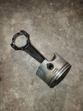5007510 Evinrude Piston And Rod