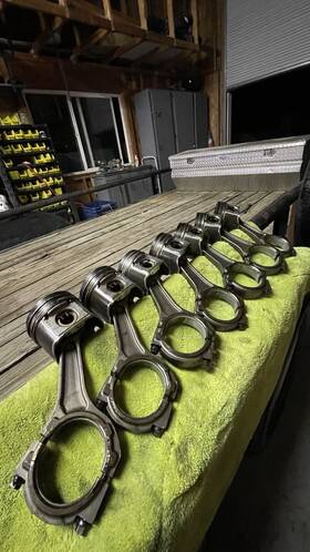 313.fd8m07 Ford 6.0l Powerstroke Connecting Rods With Pistons Set Of 8 F250 F350 E350