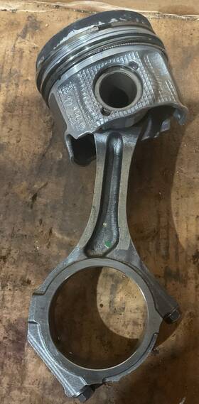 304.gm9n21 Gmc Truck 2017-2022 Sierra Silverado 6.6l Duramax Diesel Piston With Connecting Rod Oem