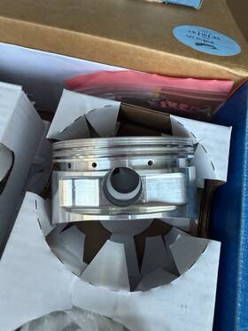 Je Pistons 181938 J&e Flat Top And Pins Sbc Small Block