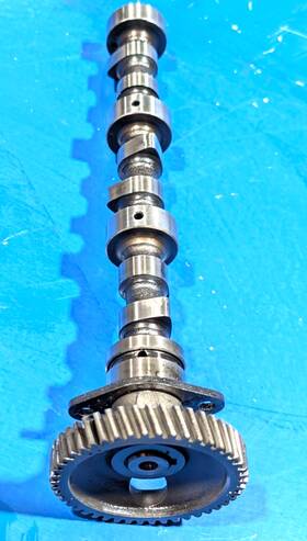 16864-16010 Kubota D600 D662 D722 D782 Camshaft Assy For Excavator Engine Parts