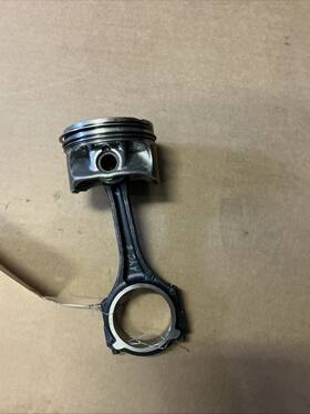 M274.920 Mercedes A2741517 2016 C-class Engine Piston 2.0 Petrol