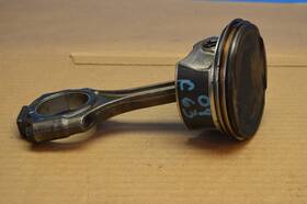 1560301020 Mercedes-benz 2009 W204 C63 Amg Engine Motor Piston Connecting Rod