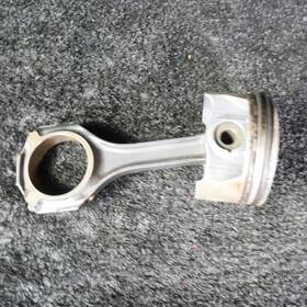 A1770300020 Mercedes-benz C63 Engine Connecting Rod With Piston 2015 Oem