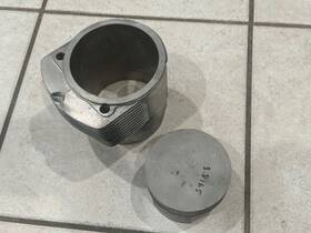 97p12 Porsche /mahle Used 930 3.3 Lt Engine Piston And Cylinder Set W3