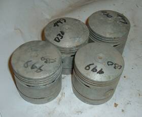 741p Silvolite Partial Set Of 4 1932-1936 Ford Flathead V-8 .030 Pistons Stuck Pins