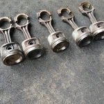 1992 - 1996 Volkswagen Eurovan 2.5L Piston Set Of W/ Connecting Rods. Fixed Price $155.00.