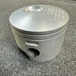 Nos 5007541 5007036 C# 5007510 Evinrude Etec 2006 & Up Std Port Piston 115-200. Fixed Price $25.00.